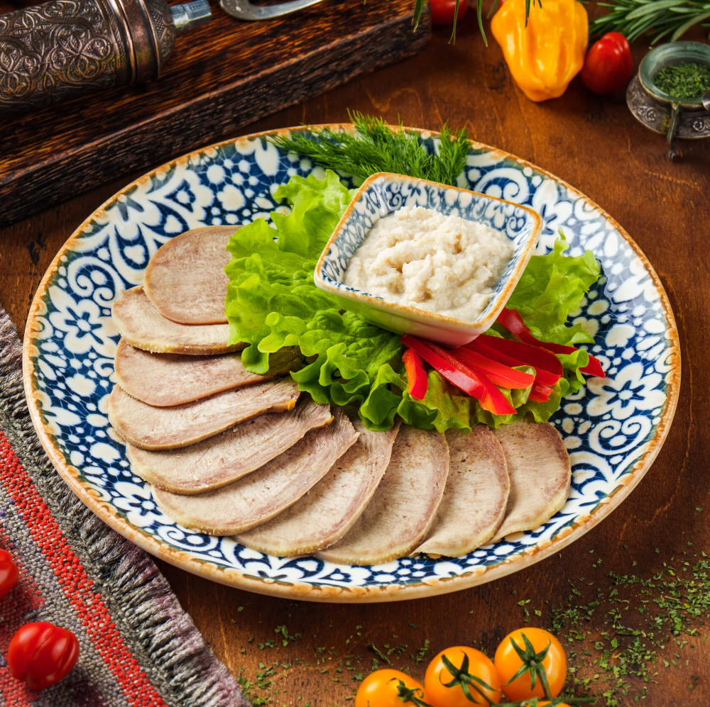 Язык телячий с хреном