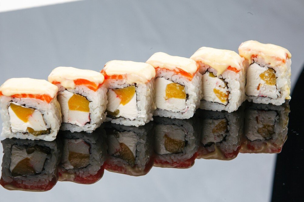 Ролл "Филадельфия с манго" NEW