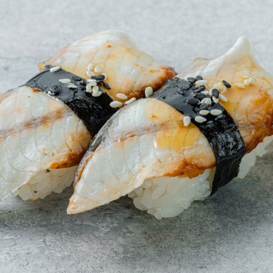 Суши с угрем