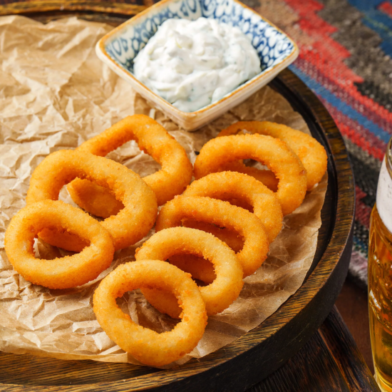 Кольца кальмаров в кляре с соусом тартар