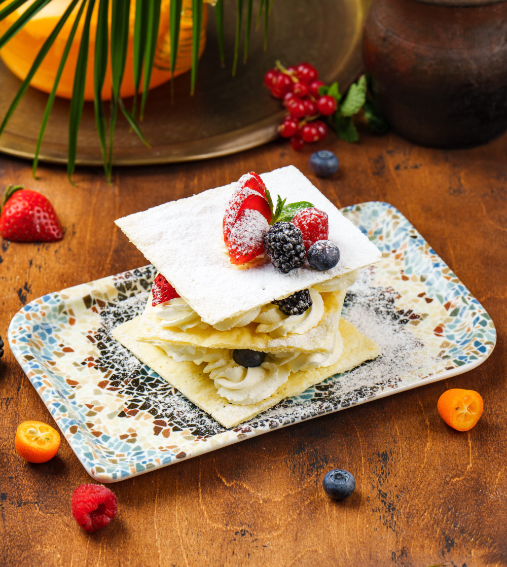 Мильфей с лесными ягодами