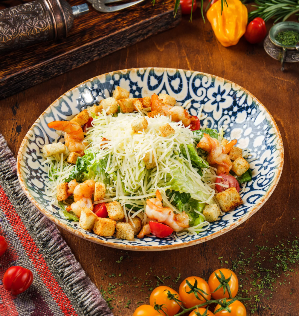 Цезарь с тигровыми креветками