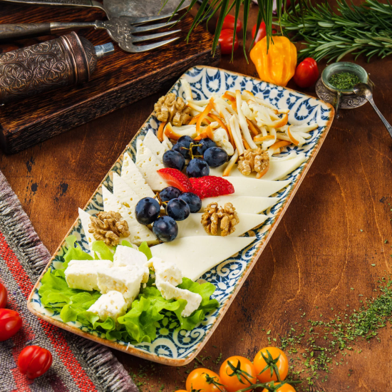 Ассорти восточных сыров