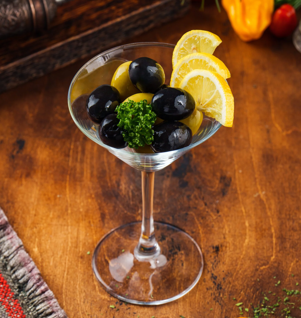 Маслины, оливки с косточкой