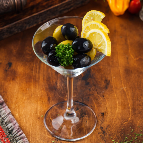 Маслины, оливки с косточкой