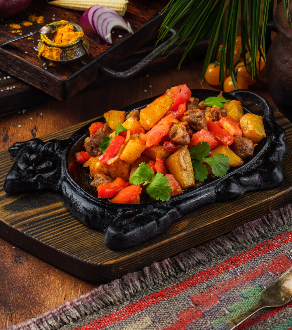 Телятина по-домашнему тушеная с картофелем и овощами