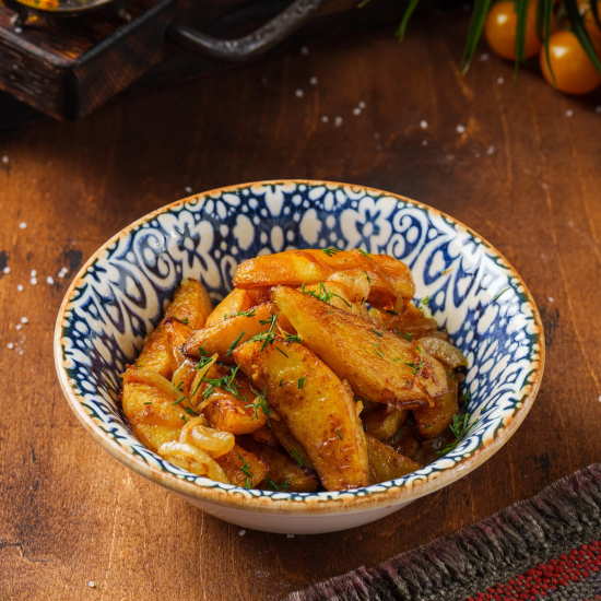 Картофель по-домашнему с жареным луком