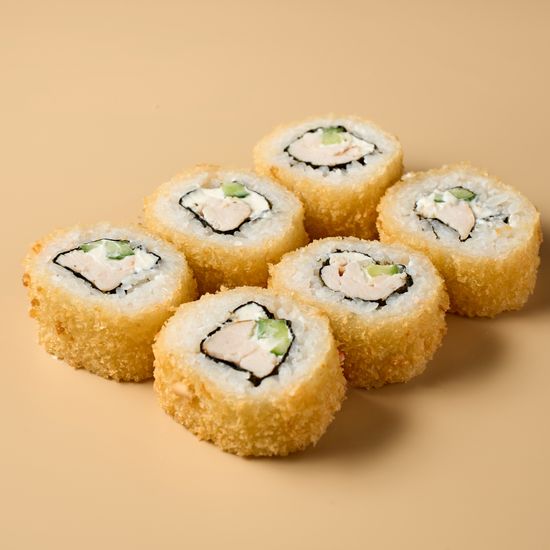 Жареный ролл с курицей