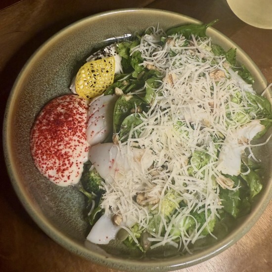 Салат с кальмаром