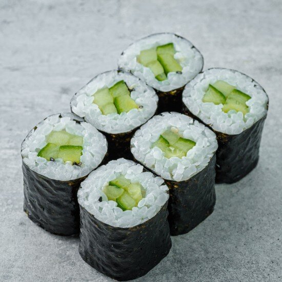 Ролл с огурцом