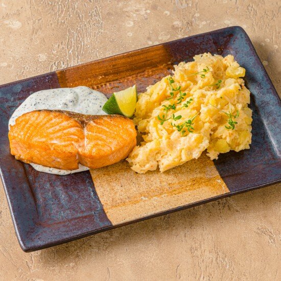 Лосось с японским картофелем