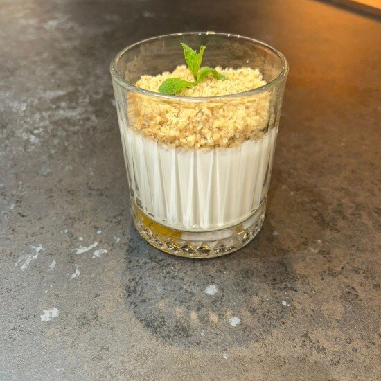 Мацони с орехом