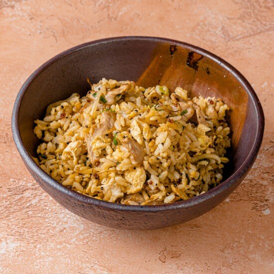 Жареный рис со свининой