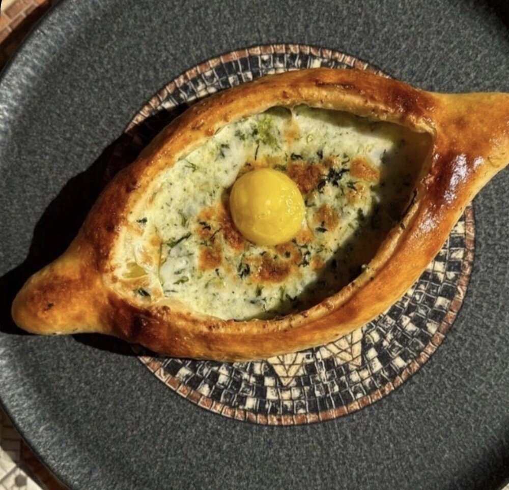 Хачапури по - аджарски со шпинатом