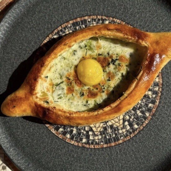 Хачапури по - аджарски со шпинатом