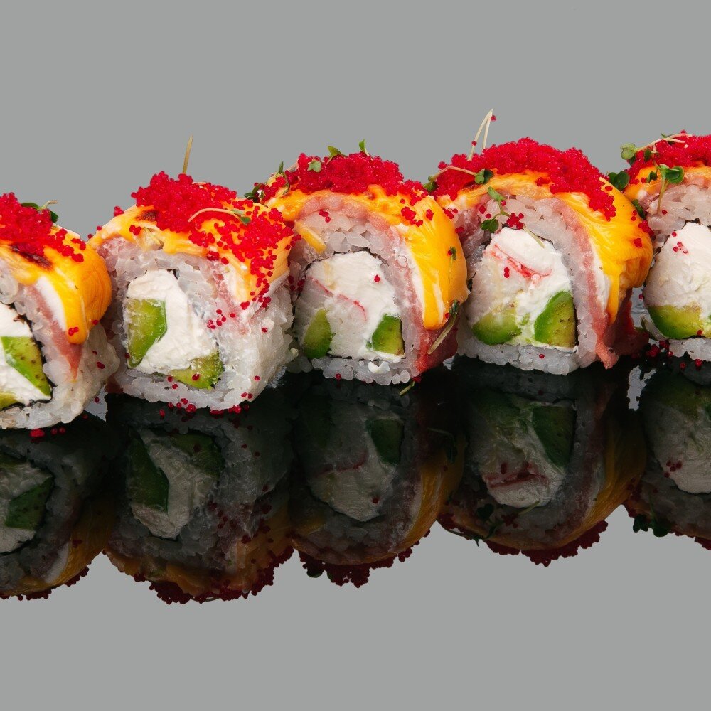 Ролл "Опаленный тунец с сыром чеддер"