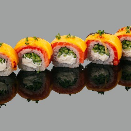 Ролл" Опалённая филадельфия с сыром чеддер"