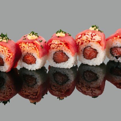 Ролл "Мегакраб с лососем и тунцом с соусом спайси"