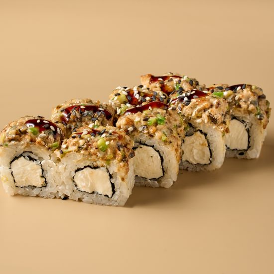 Ролл с тартаром из угря