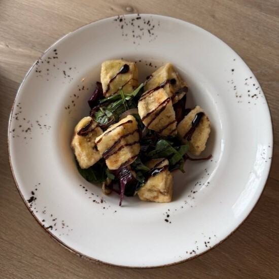 Салат с хрустящими баклажанами