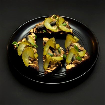 Бутики со шпротами