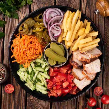 Шаверма на тарелке Арабика