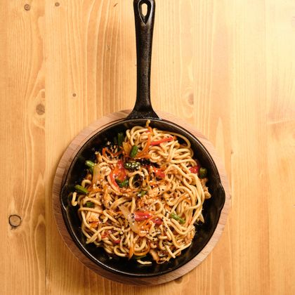 Лапша  курица с овощами терияки