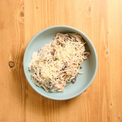 Лапша с курицей и грибами
