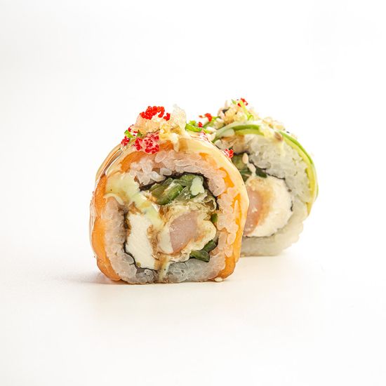 Фреш ролл с лососем и авокадо (4 шт)