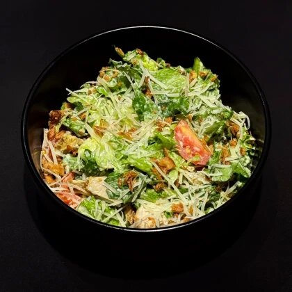 Салат Цезарь с курицей гриль