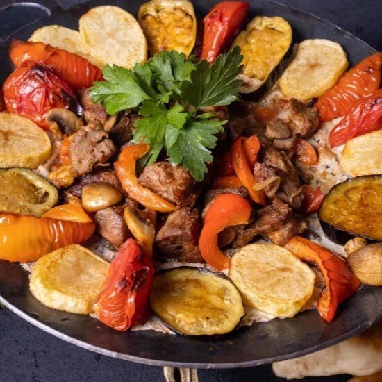 Садж из бараньей мякоти