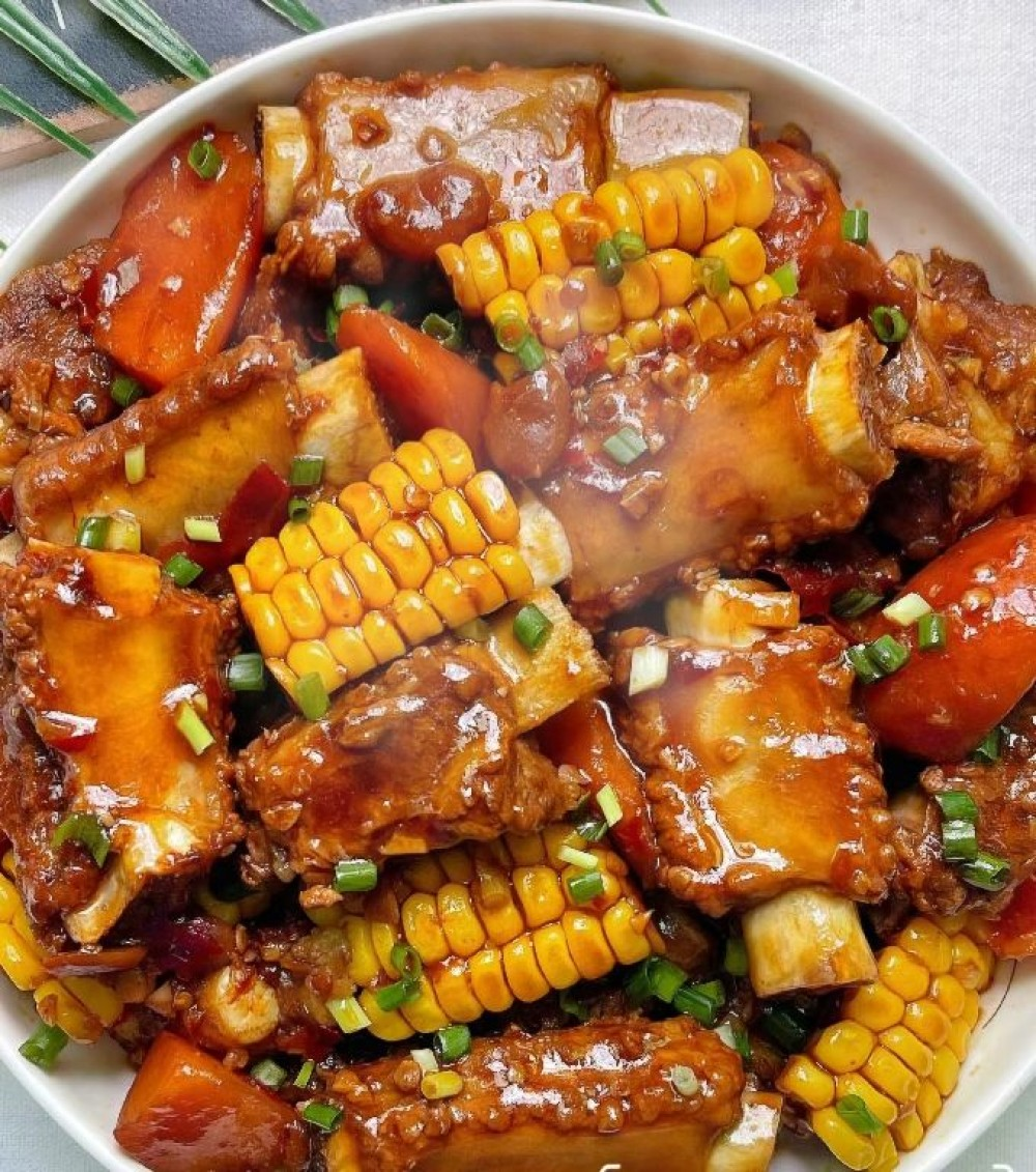 Свиные ребрышки с кукурузой