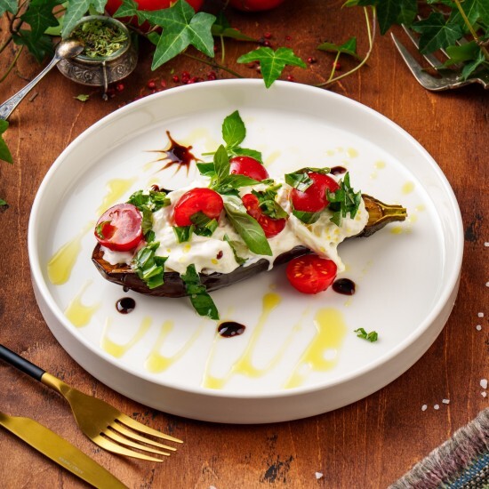 Запеченный баклажан со Страчателлой