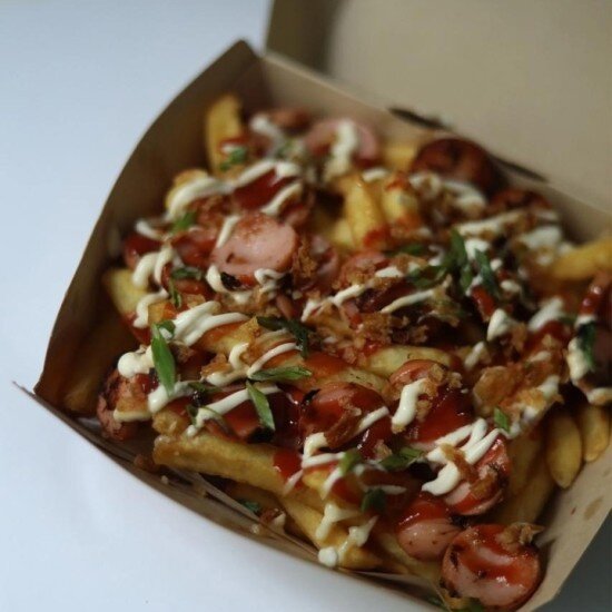 Картофель фри с сосиской