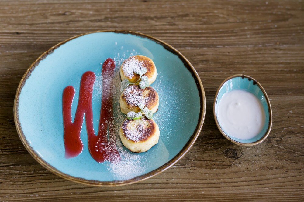 Сырники со сметаной