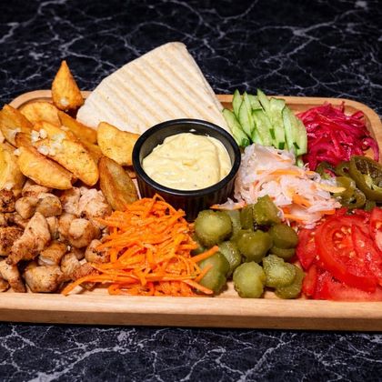 Шаверма на тарелке