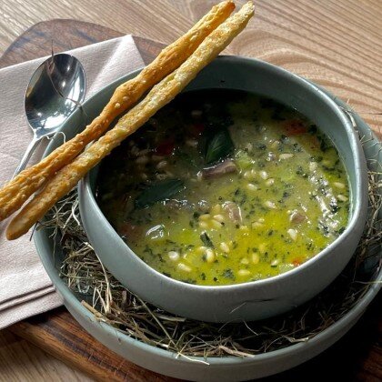 Суп с песто телятиной