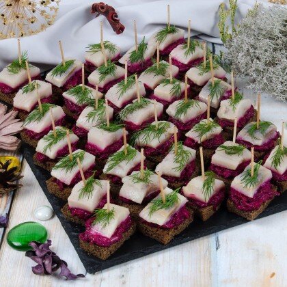 Канапе с сельдью