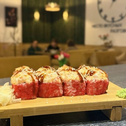 Запеченный ролл с креветками