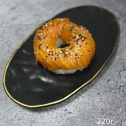 Суши-пончик с форелью