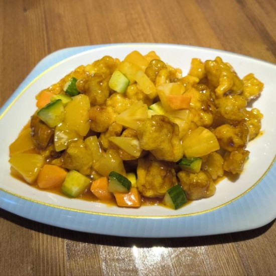 菠萝咕咾肉 /Жареная свинина с ананасом в кисло-сладком соусе