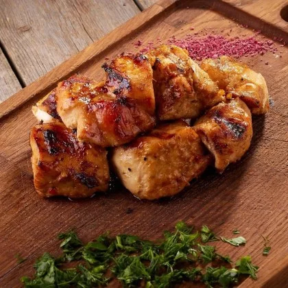 Шашлык из куриного бедра без кости и кожицы