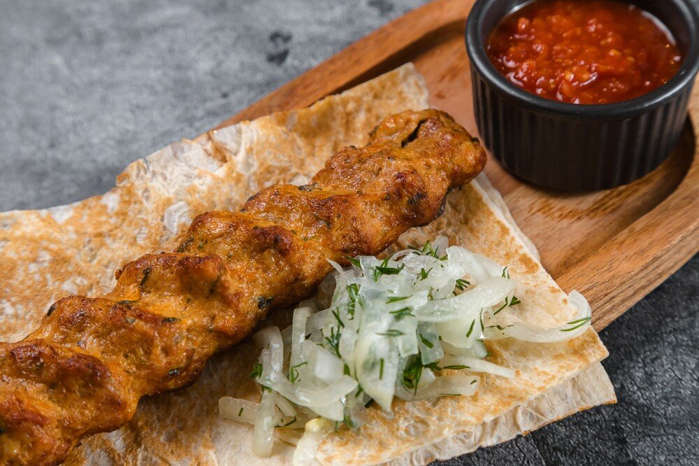 Люля-кебаб из курицы с грибами и сыром