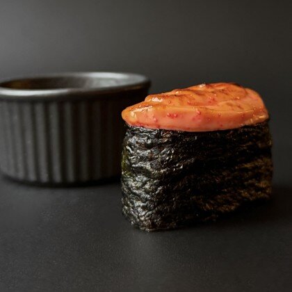 Запеченные суши с лососем