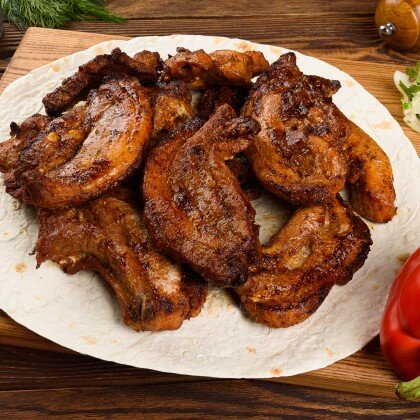 1 кг свиных рёбрышек