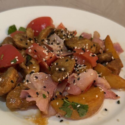 Тёплый салат с грибами