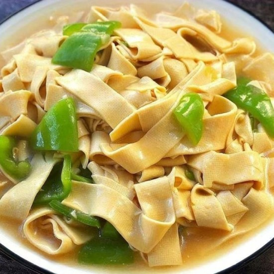 尖椒干豆腐 / Соевая лапша с перцем