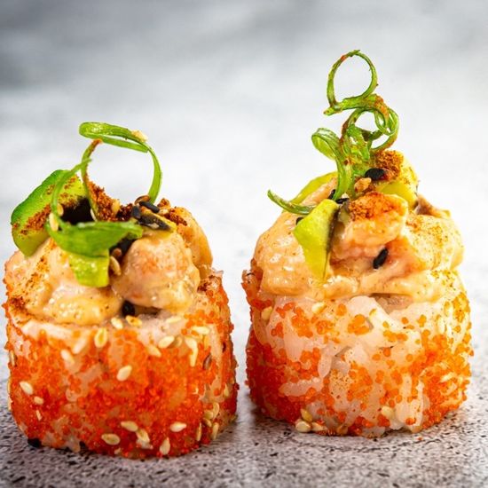 Острый ролл с лососем и унаги 8 шт