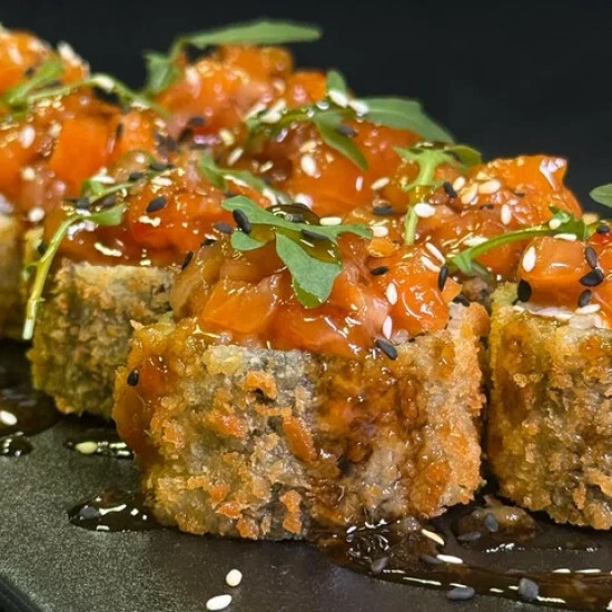 ролл Salmone Tar Tar
