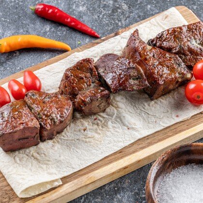 Шашлык из печени говядины с салом